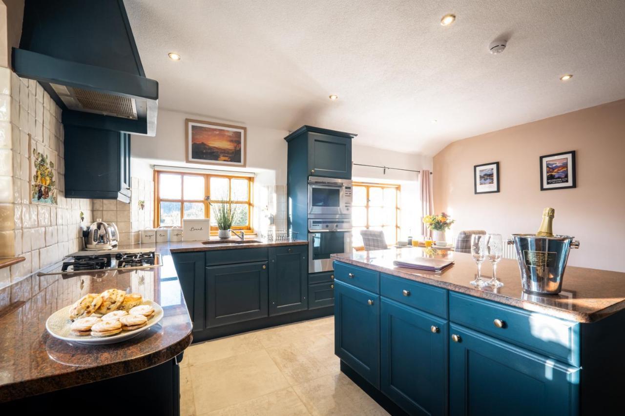 Stunning Cottage Grade 2 Listed With Parking And Hot Tub Bowness-on-Windermere Εξωτερικό φωτογραφία
