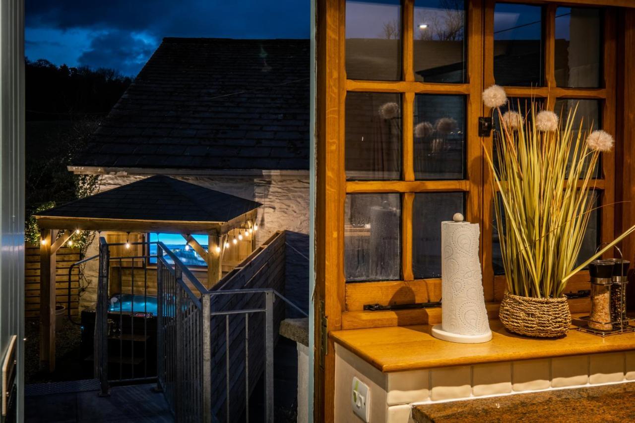 Stunning Cottage Grade 2 Listed With Parking And Hot Tub Bowness-on-Windermere Εξωτερικό φωτογραφία