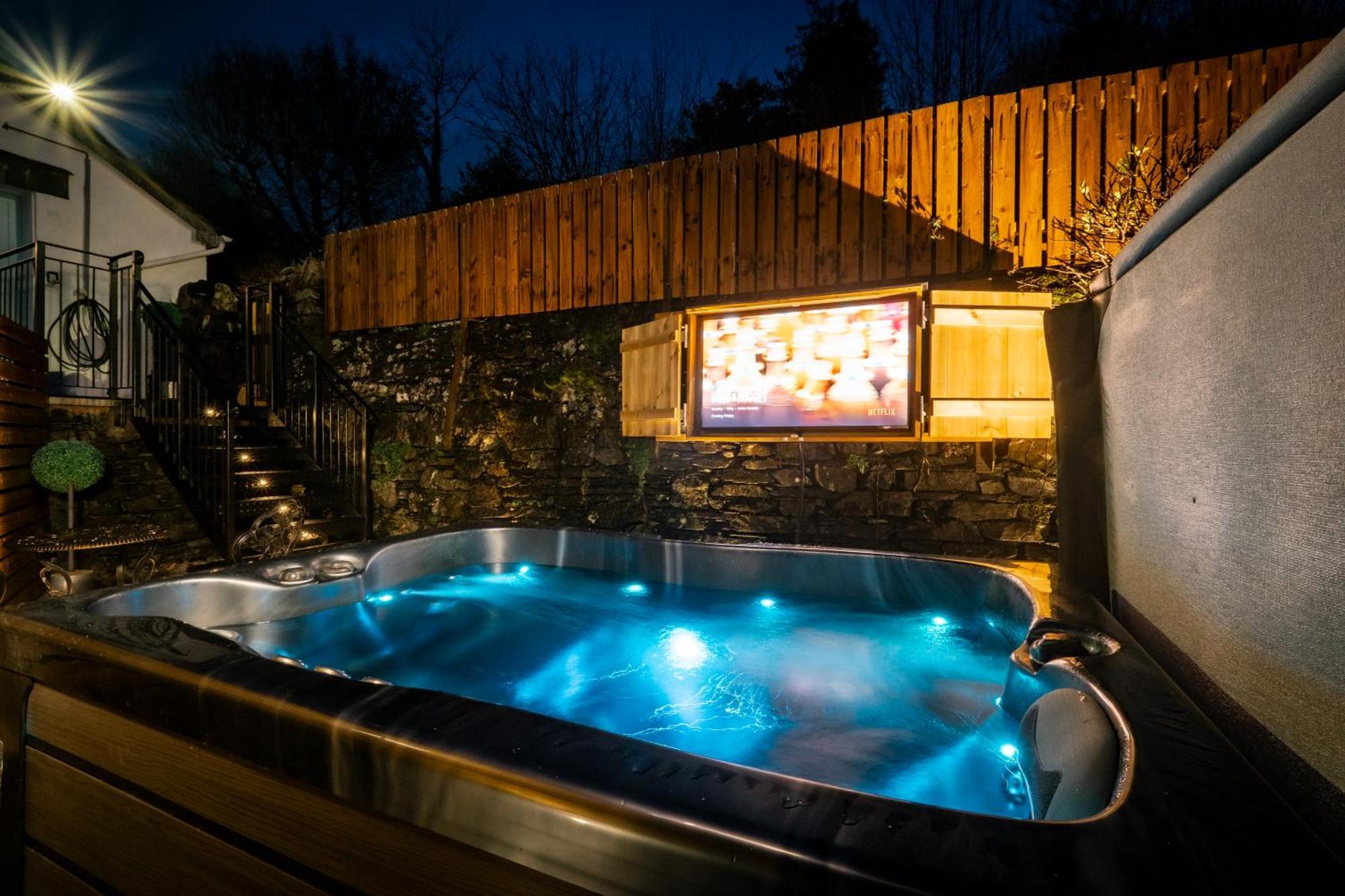 Stunning Cottage Grade 2 Listed With Parking And Hot Tub Bowness-on-Windermere Εξωτερικό φωτογραφία
