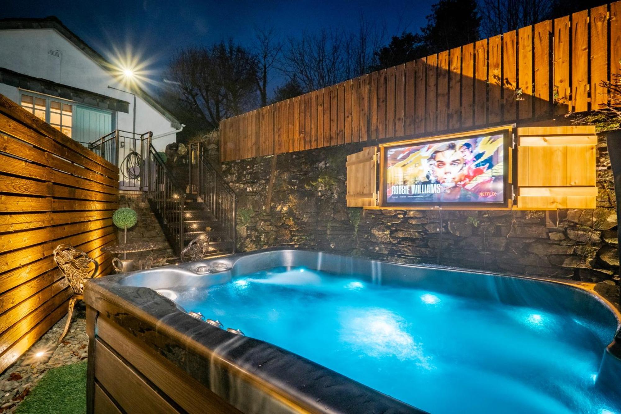 Stunning Cottage Grade 2 Listed With Parking And Hot Tub Bowness-on-Windermere Εξωτερικό φωτογραφία
