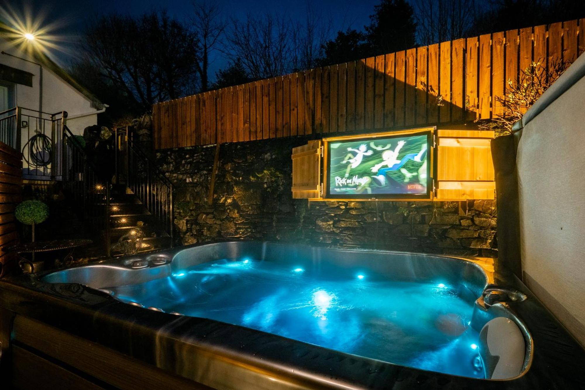 Stunning Cottage Grade 2 Listed With Parking And Hot Tub Bowness-on-Windermere Εξωτερικό φωτογραφία