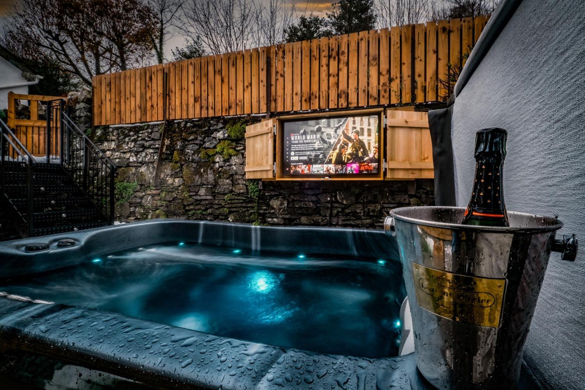 Stunning Cottage Grade 2 Listed With Parking And Hot Tub Bowness-on-Windermere Εξωτερικό φωτογραφία